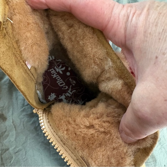 Olukai Pa'ina Hulu Shearling Lined Waterproof Tan Leather Booties. Size 7. - Picture 13 of 16